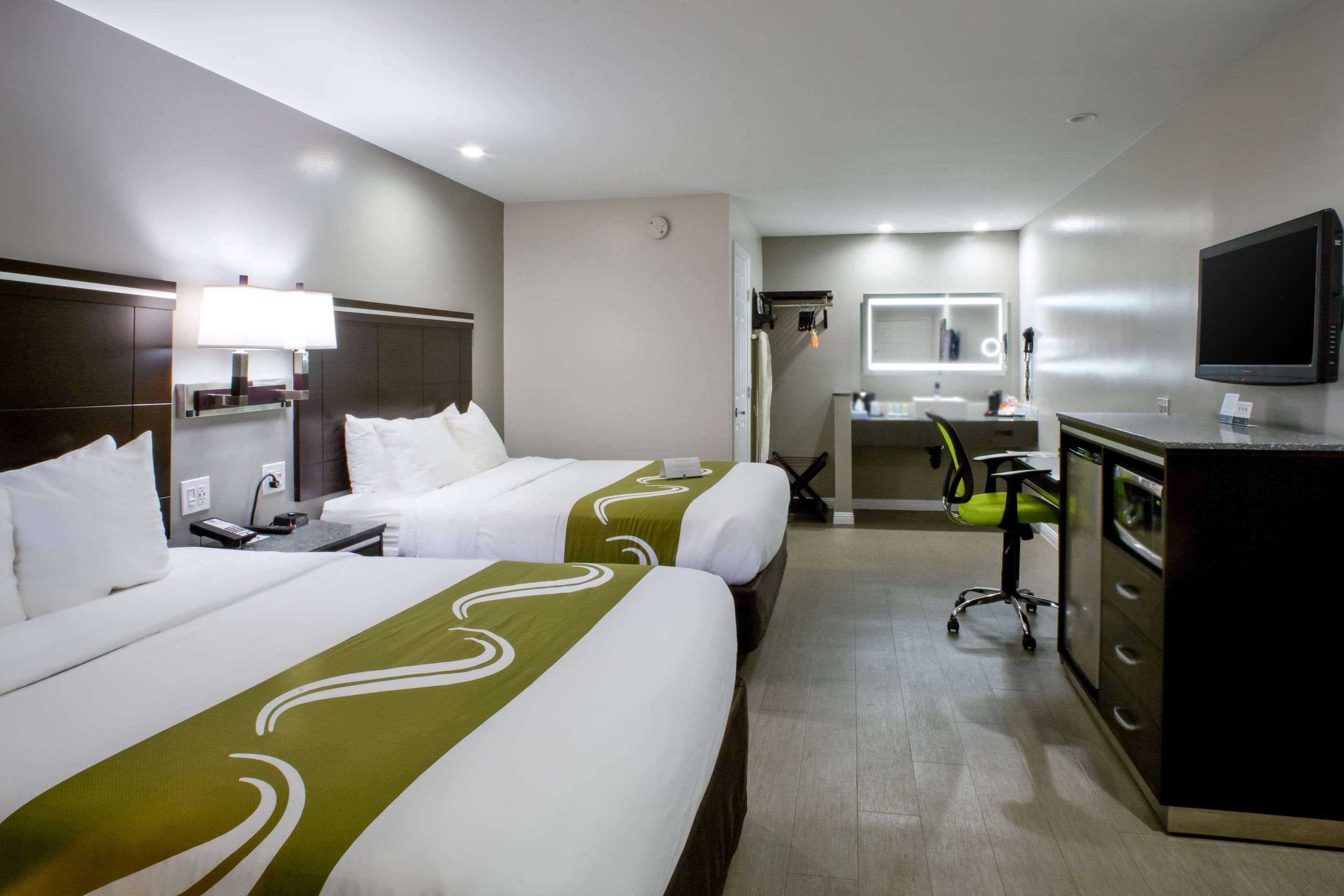 הייווארד Bay Area Inn & Suites מראה חיצוני תמונה