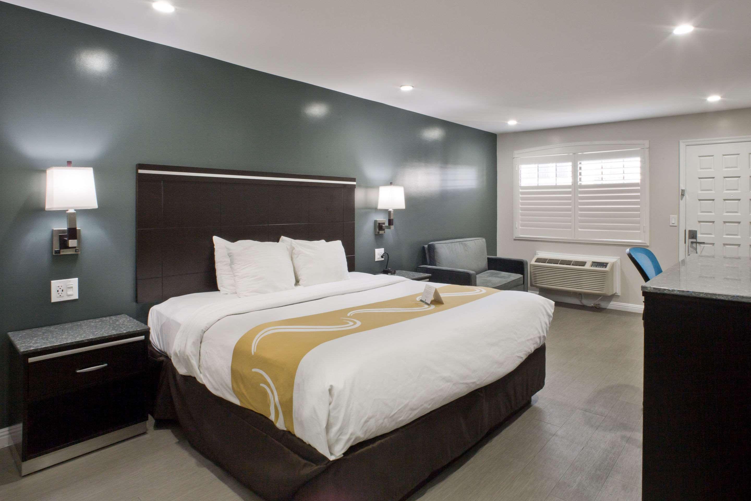 הייווארד Bay Area Inn & Suites מראה חיצוני תמונה