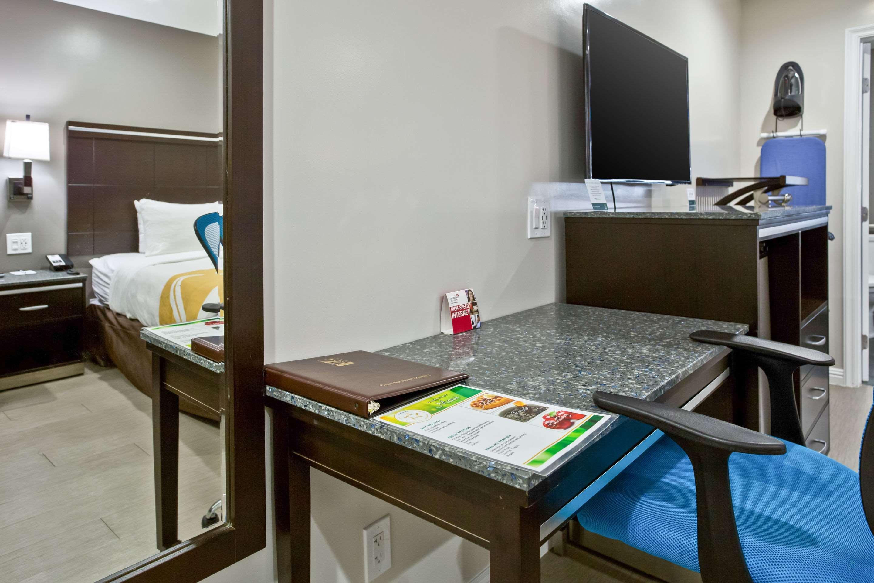 הייווארד Bay Area Inn & Suites מראה חיצוני תמונה