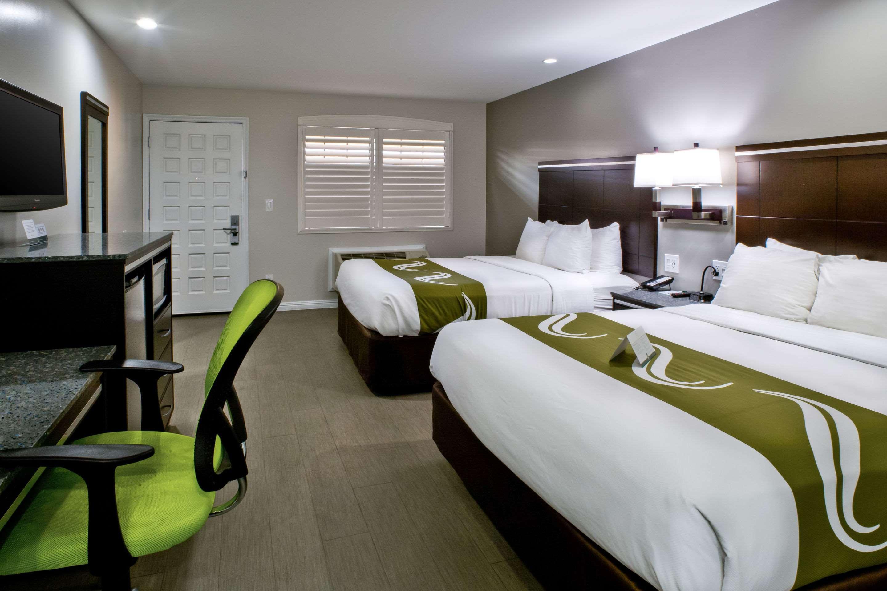 הייווארד Bay Area Inn & Suites מראה חיצוני תמונה