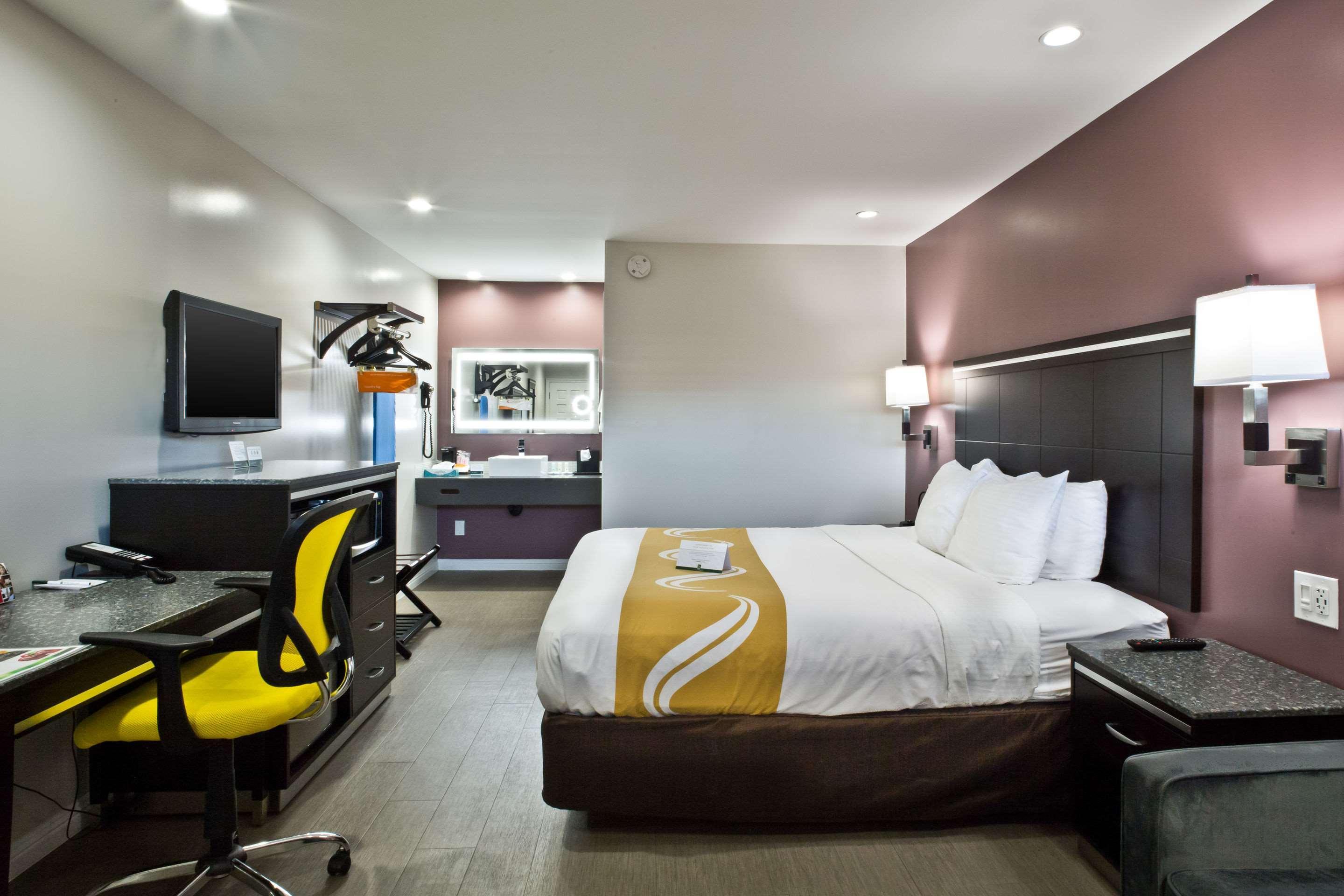 הייווארד Bay Area Inn & Suites מראה חיצוני תמונה
