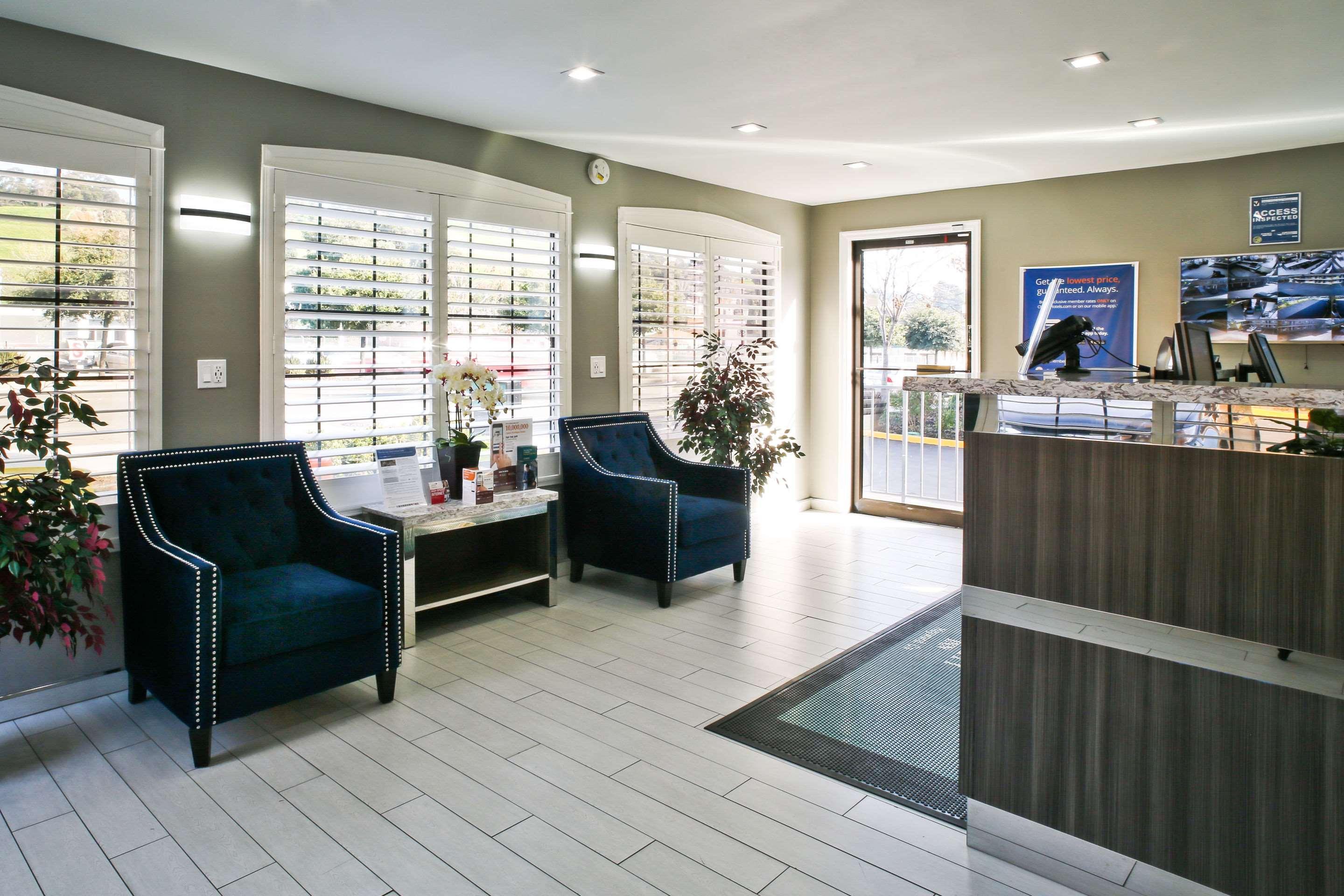 הייווארד Bay Area Inn & Suites מראה חיצוני תמונה