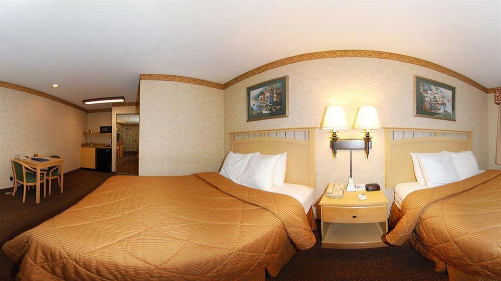 הייווארד Bay Area Inn & Suites מראה חיצוני תמונה